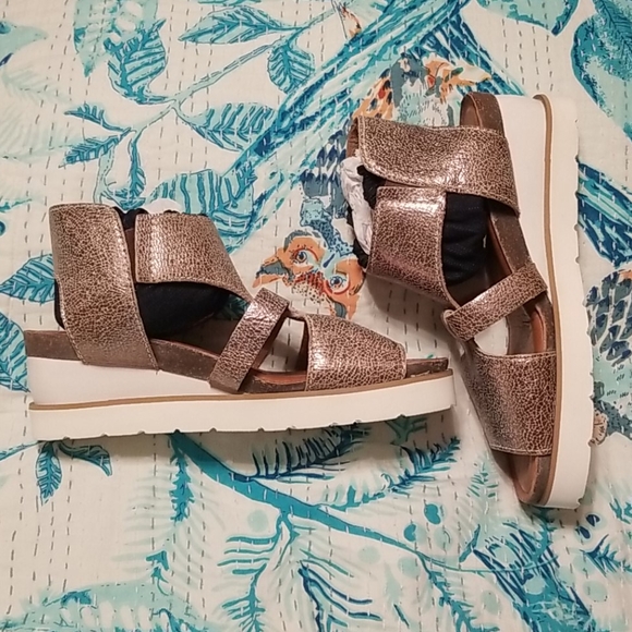 Diba True Greensberg Leather Sandals - Picture 4 of 7